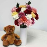 20 Mixed Xmas Carnations Vase/Teddy