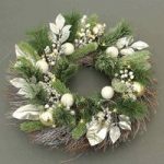 Gift Silver and White Wreath LED