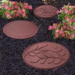 Greenfingers Recycled Rubber Leaf Stepping Stone – Terracota