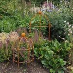 Lobster Pot Plant Support – Rust